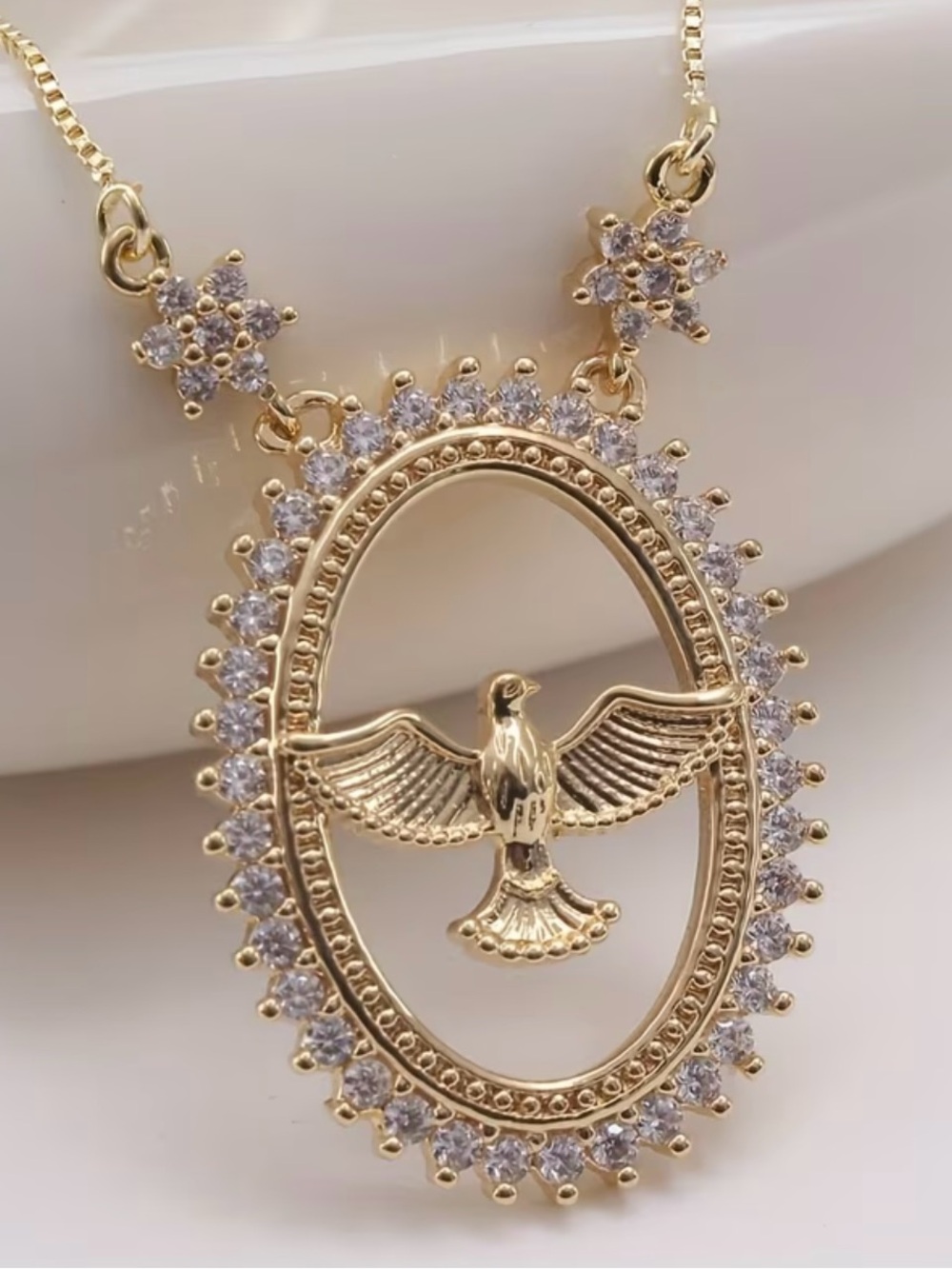 NEW! Gold Oval Holy Spirit Bird Peace Dove Pendant Necklace. 🕊️ B2-84